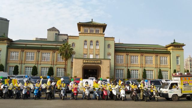 Tai Ji Men protests in Taiwan.
