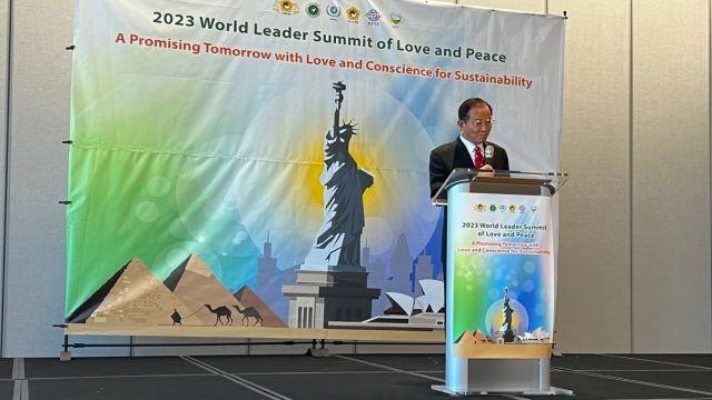 Dr. Hong during his October 13 speech in Pasadena/Arcadia.