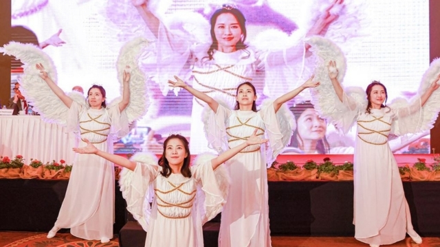 Istanbul 2023: in post-earthquake Türkiye, Tai Ji Men dizi perform dressed as angels, wishing peace of mind for the living and repose for the deceased.