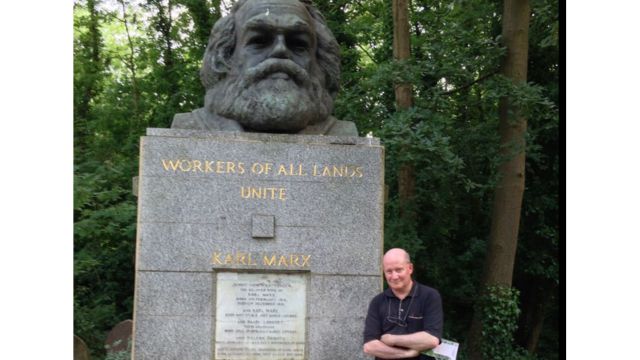 Massimo Introvigne visiting Karl Marx’s grave in London’s Highgate Cemetery in 2013.