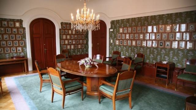 Meeting room of the Norwegian Nobel Committee. Credits.
