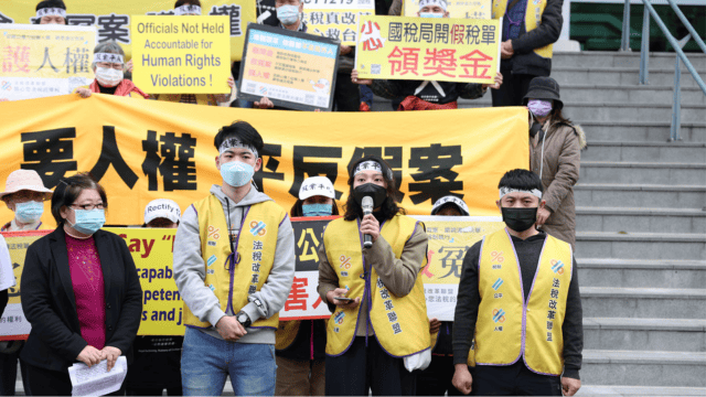 Who Is Afraid of Qigong? Repressing Qigong-Based Groups in China and Taiwan