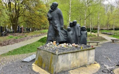 Janusz Korczak: The Old Doctor and Tai Ji Men