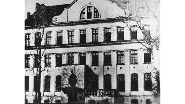 Korczak’s orphanage as it existed between 1912 and 1940 at 92, Krochmalna Street, Warsaw. Credits.